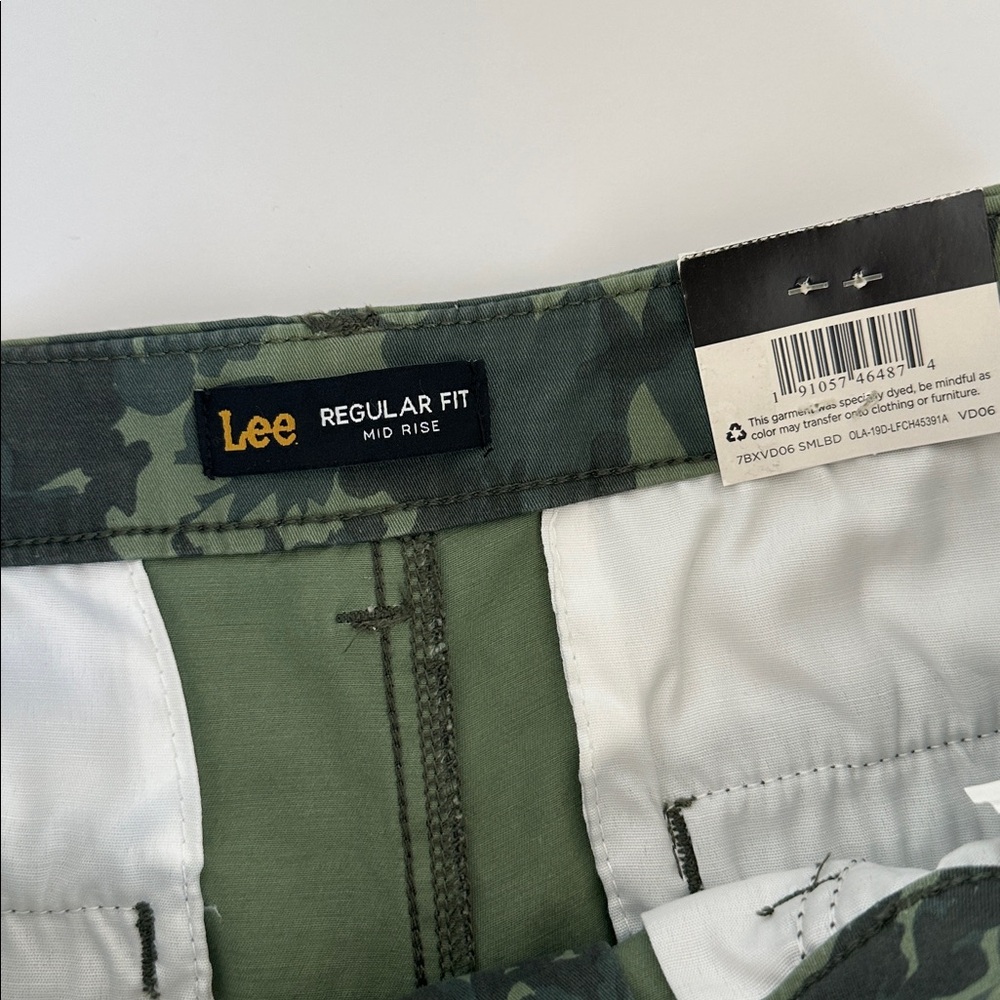 LEE women’s Olive Camouflage Flat Front Shorts. - Picture 11 of 14